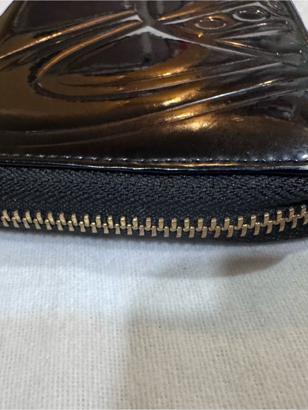 Vivienne Westwood Orb Embossed Patent Leather Zip Wallet - Picture 6 of 16